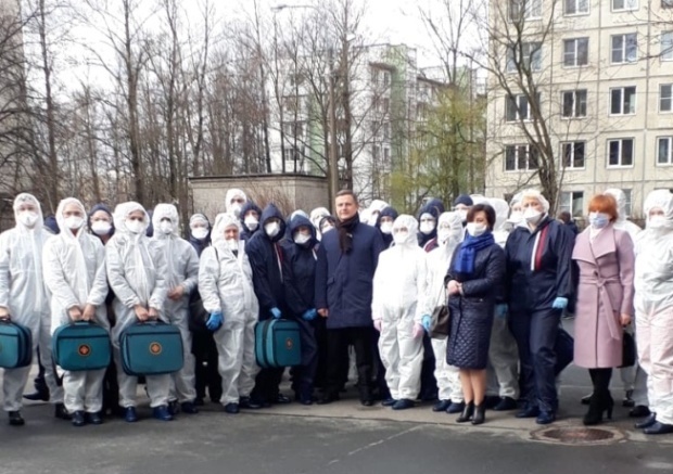 Рабочие будни коллектива городской поликлиники №17 во время пандемии COVID-19, г.Санкт-Петербург